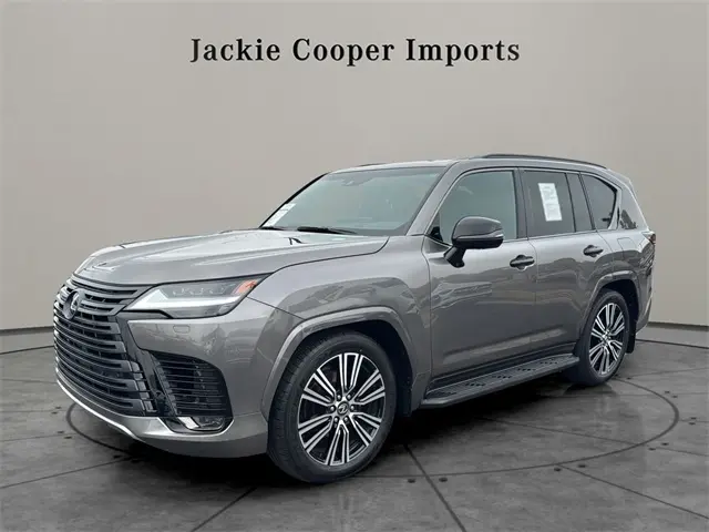 2024 Lexus LX Luxury's photo