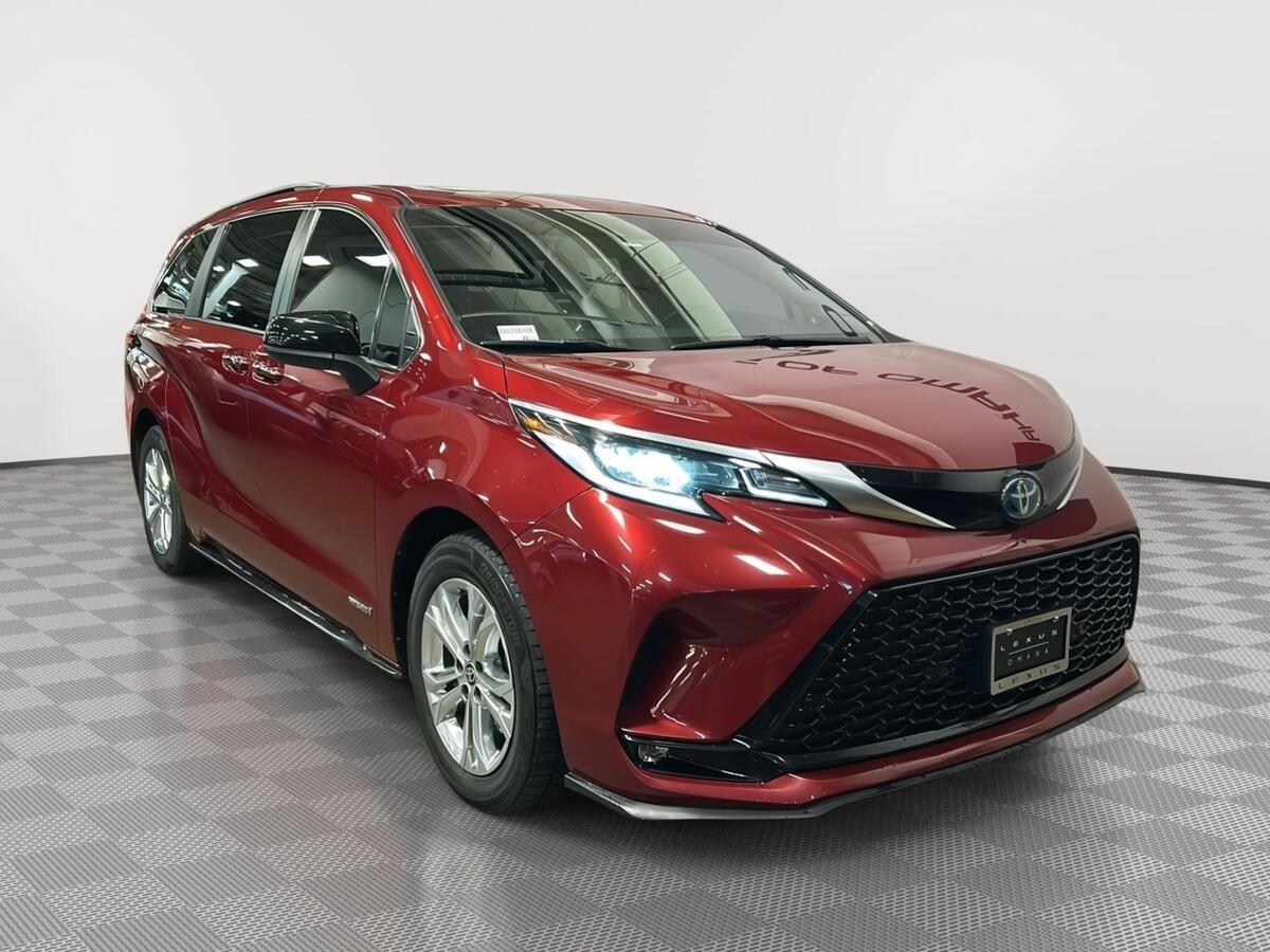 2021 Toyota Sienna XSE 7-Passenger