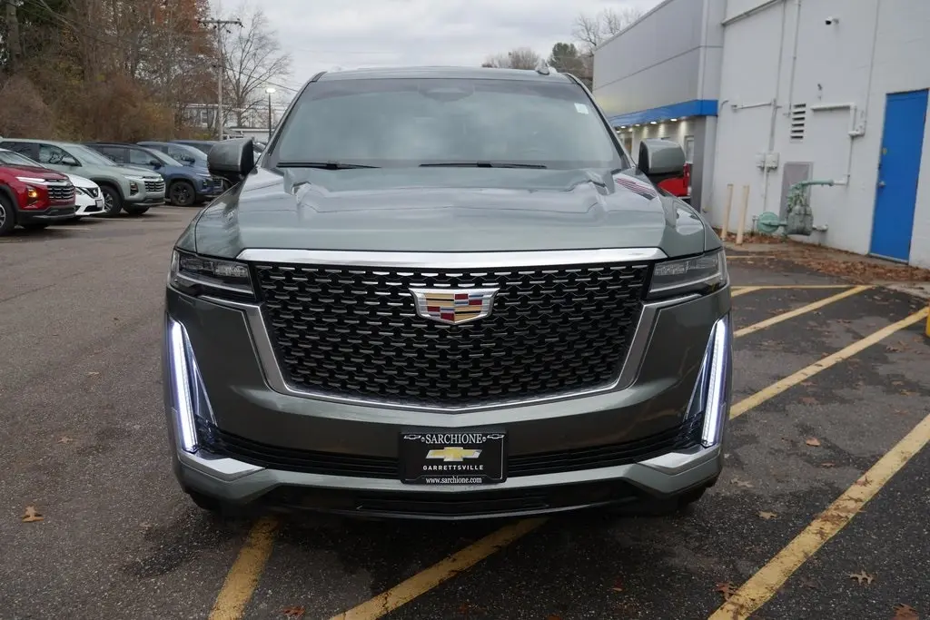 2023 Cadillac Escalade ESV Premium Luxury photo 3