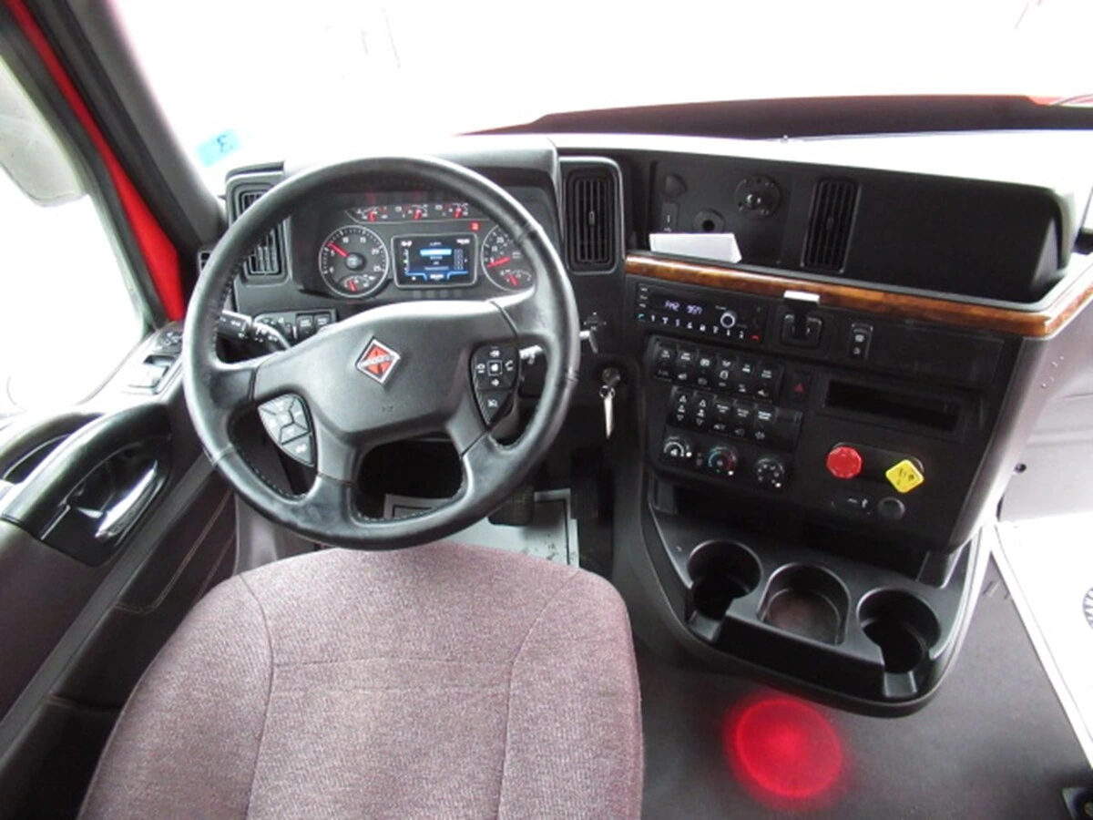 2021 International LoneStar - image 15