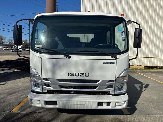 2025 Isuzu NPR - image 2