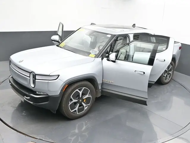 2022 Rivian R1T Adventure photo 48