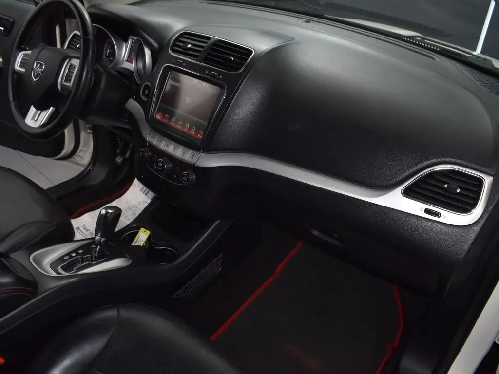 2015 Dodge Journey R/T photo 27