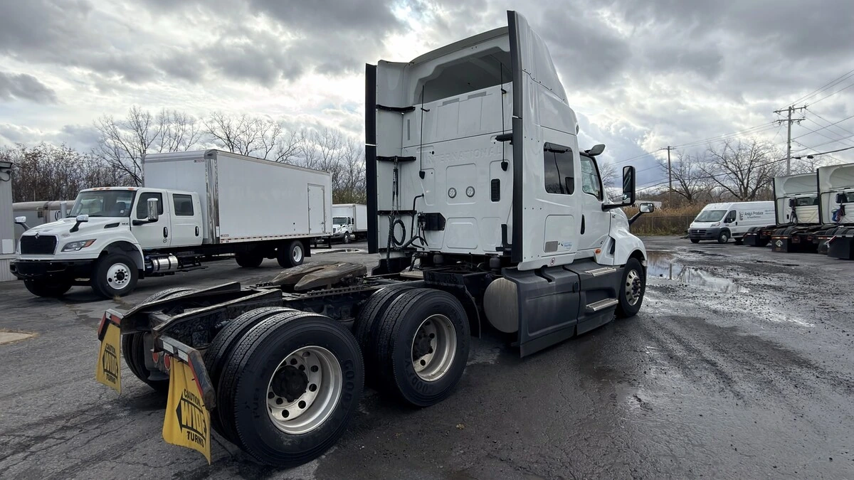 2022 International LT in Syracuse, NY — photo 6