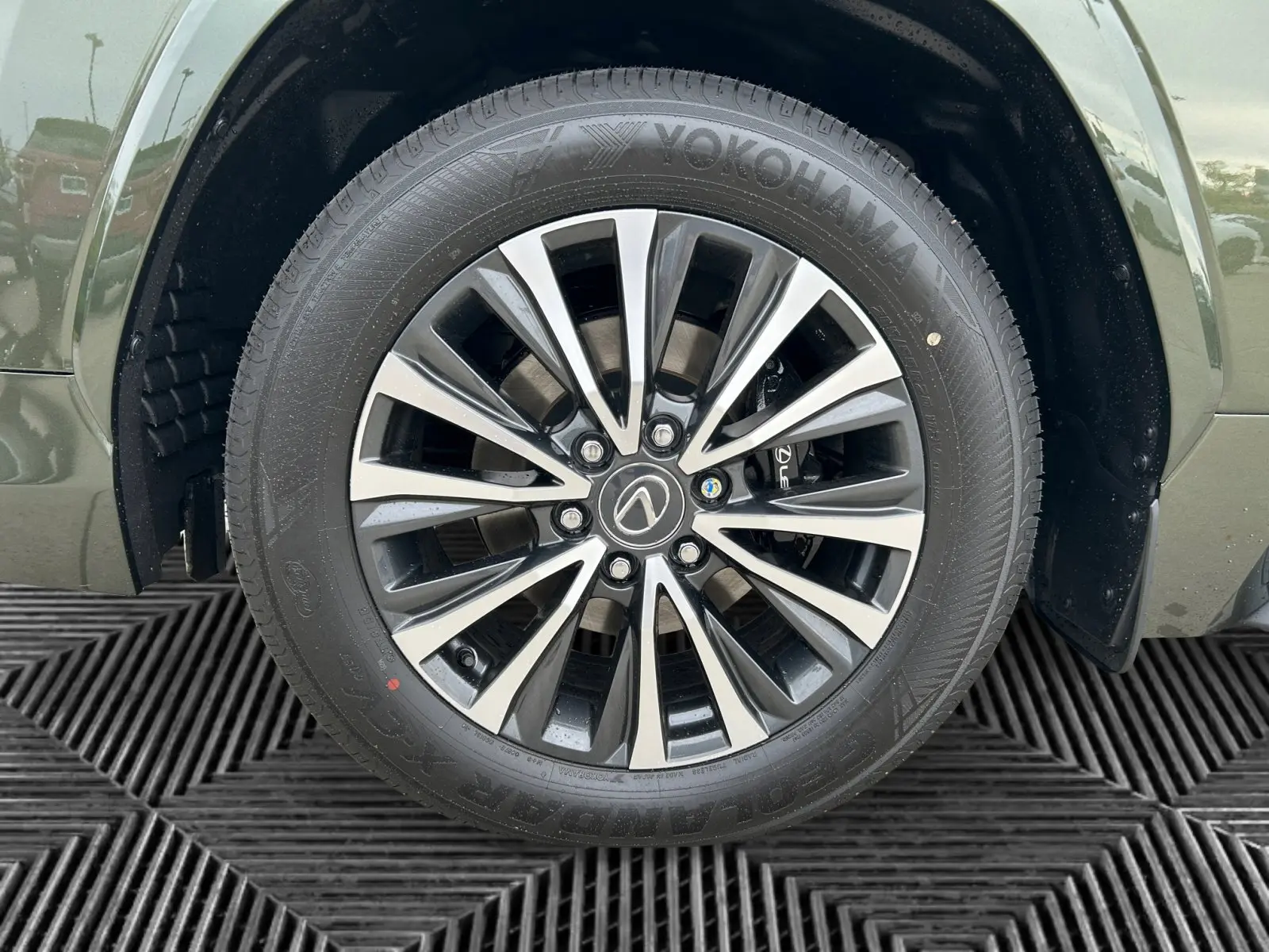 2025 Lexus LX 600 Premium photo 14