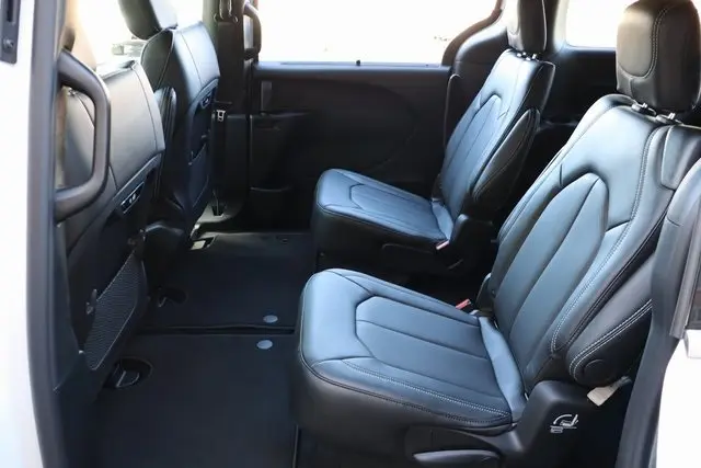 2026 Chrysler Pacifica photo 42