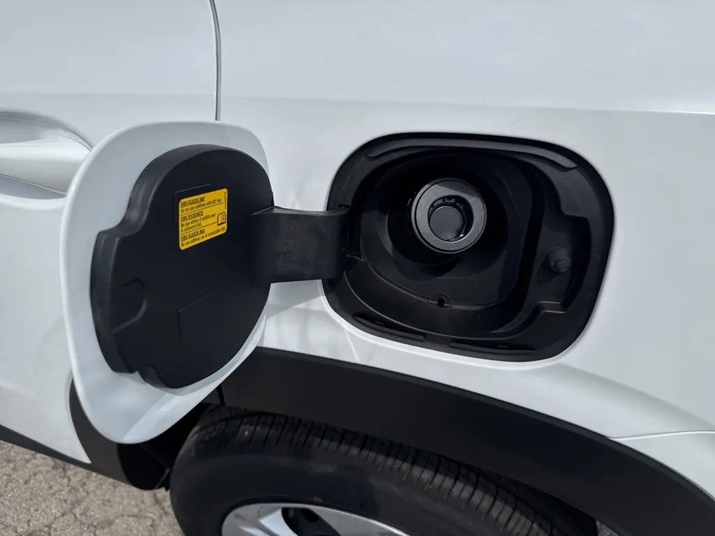 2025 Chevrolet Trax LS photo 10