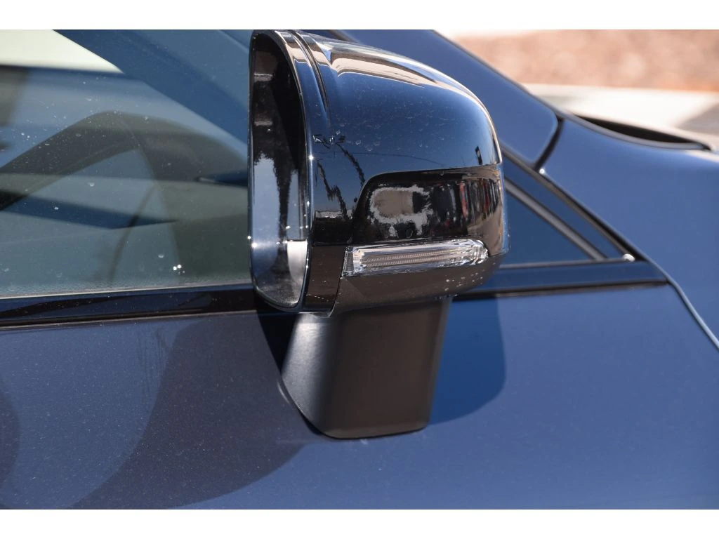 2026 Volvo - image 30