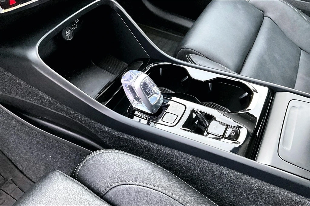 2026 Volvo - image 17