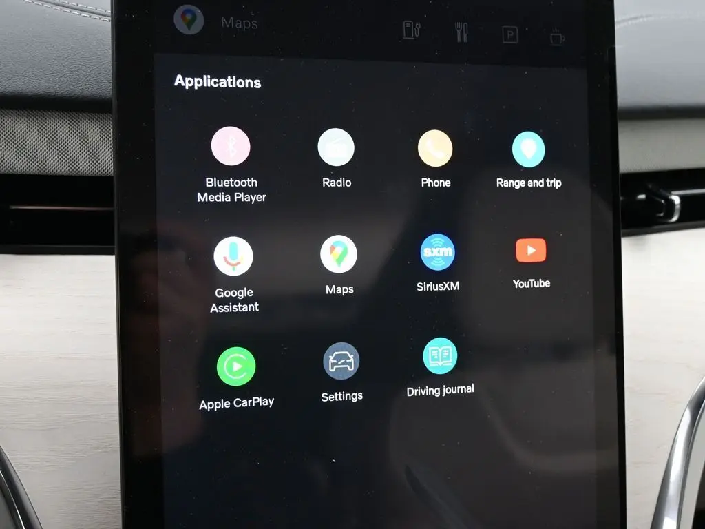 2025 Volvo - image 15