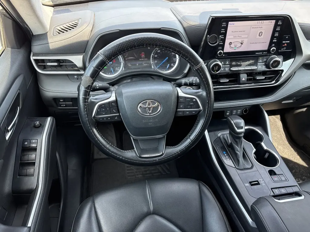 2022 Toyota Highlander Hybrid XLE photo 11