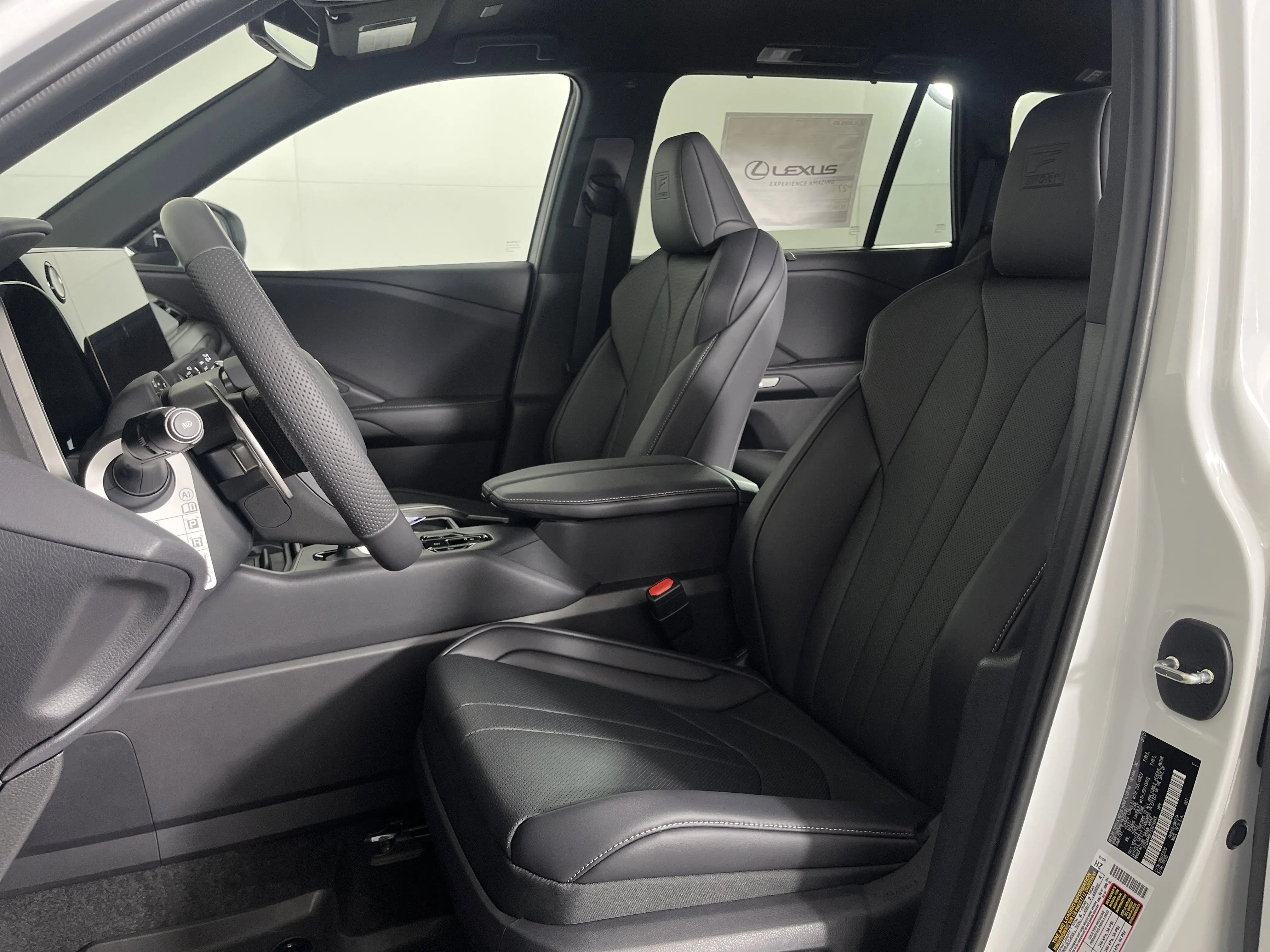 2025 Lexus TX 500h F SPORT Performance Premium photo 2