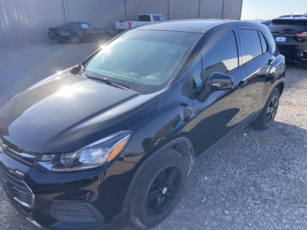 2020 Chevrolet Trax LS photo 8