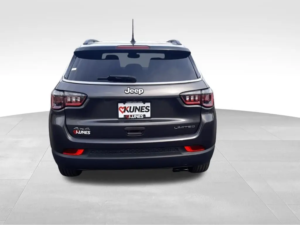2022 Jeep Compass Limited photo 6