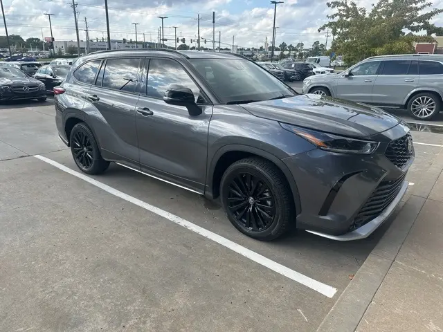 2023 Toyota Highlander XSE photo 2