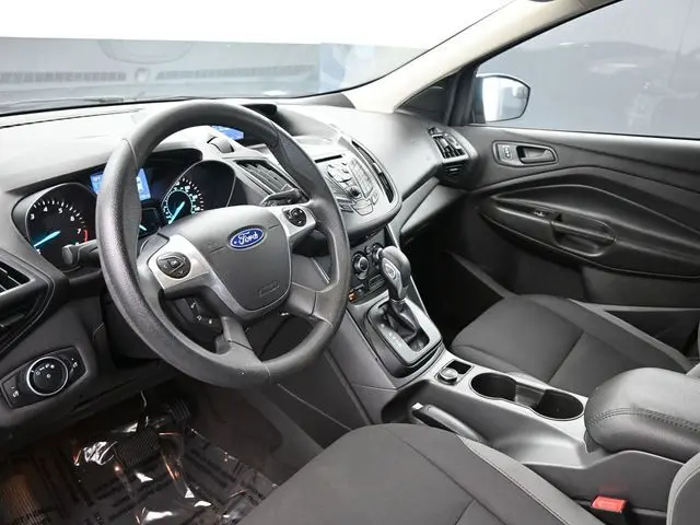 2015 Ford Escape S photo 14