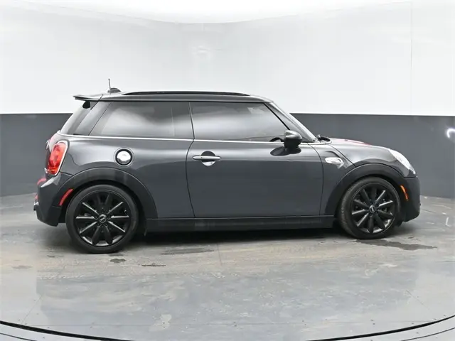 2016 Mini Cooper 2 Door Hardtop S photo 9