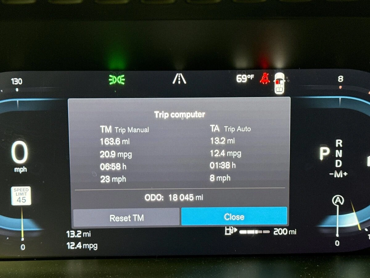 2023 Volvo - image 9