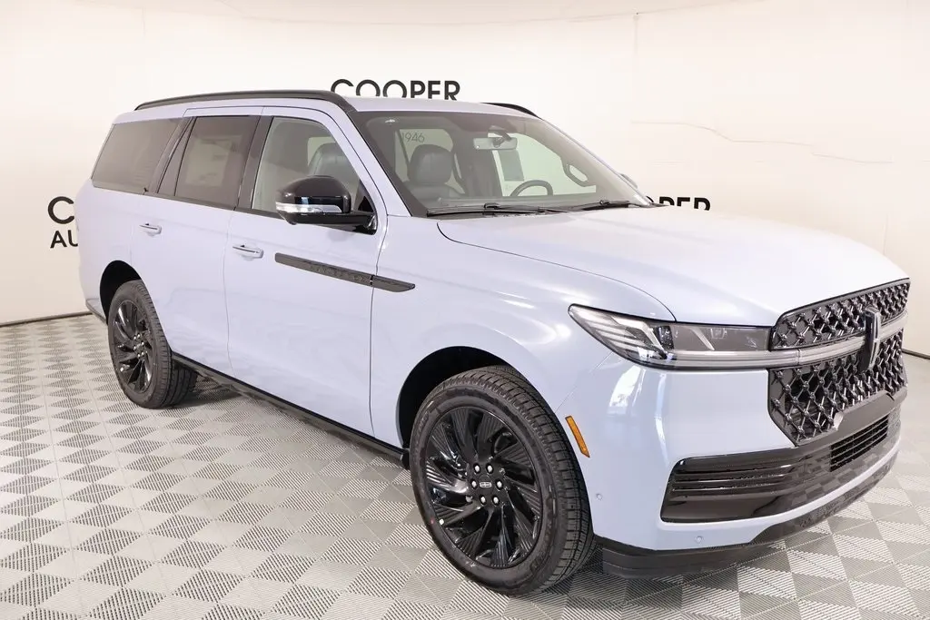 2025 Lincoln Navigator Reserve's photo