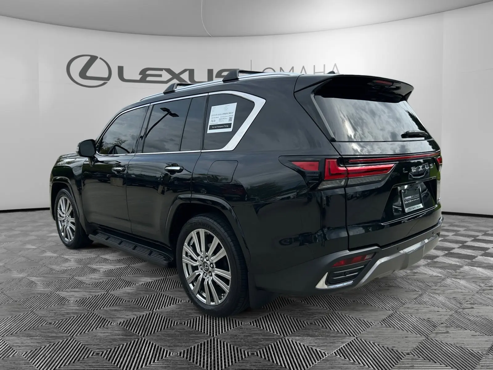 2023 Lexus LX 600 Ultra Luxury photo 3