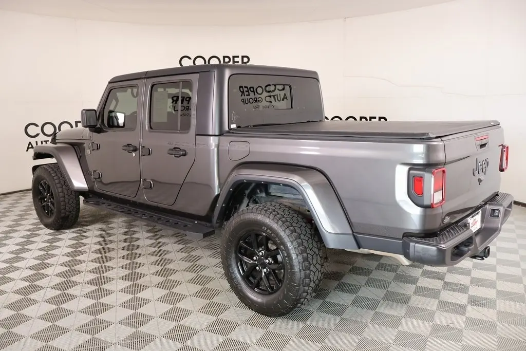 2022 Jeep Gladiator Altitude photo 21