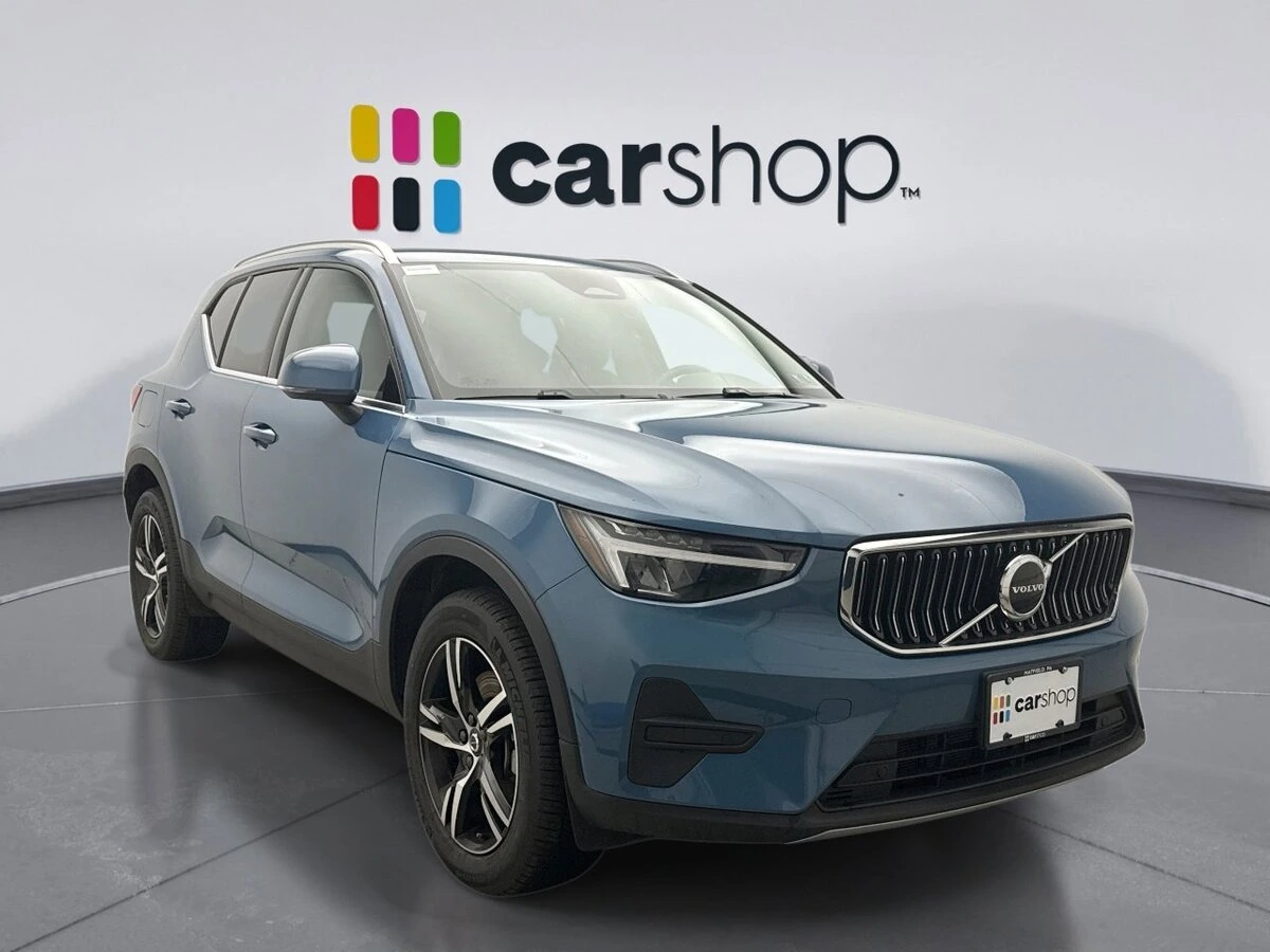 2025 Volvo - image 7