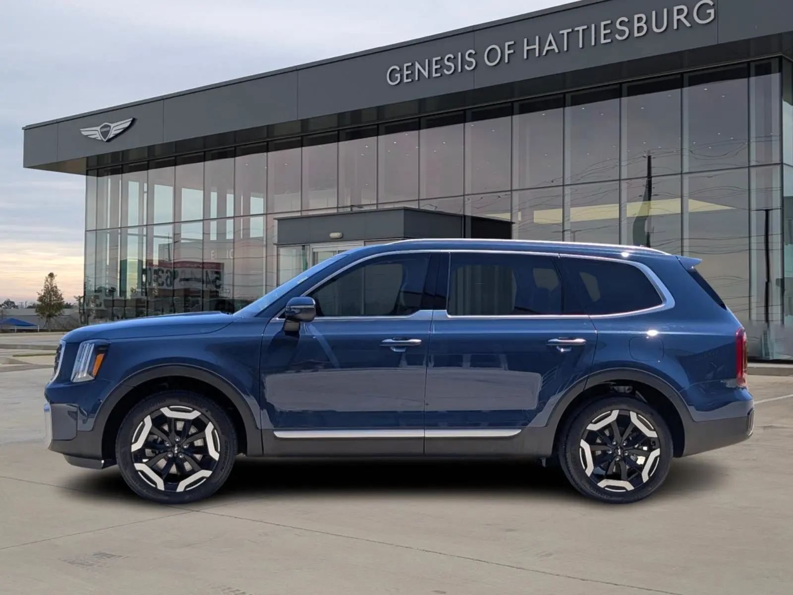 Used 2024 Kia Telluride S with VIN 5XYP64GC5RG452215 for sale in Hattiesburg, MS