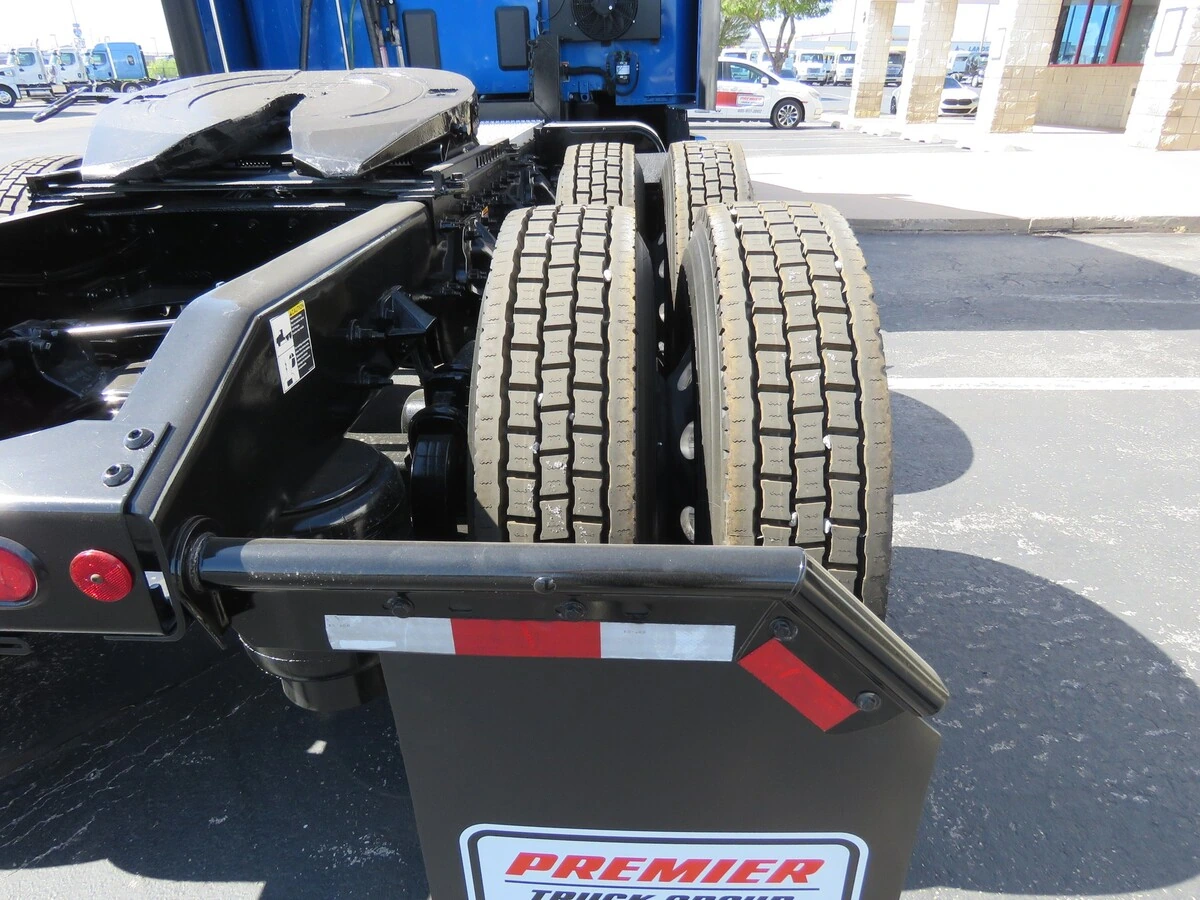 2023 Peterbilt 579 — photo 6