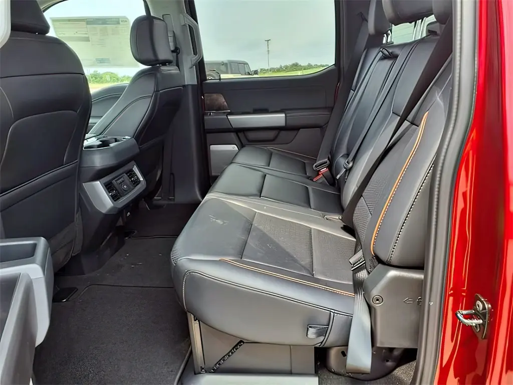 2025 Ford F-250 Lariat photo 20