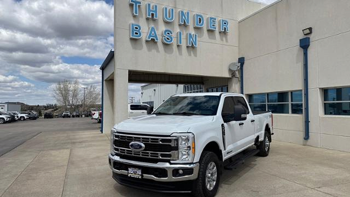2023 Ford Super Duty F-350 SRW XLT