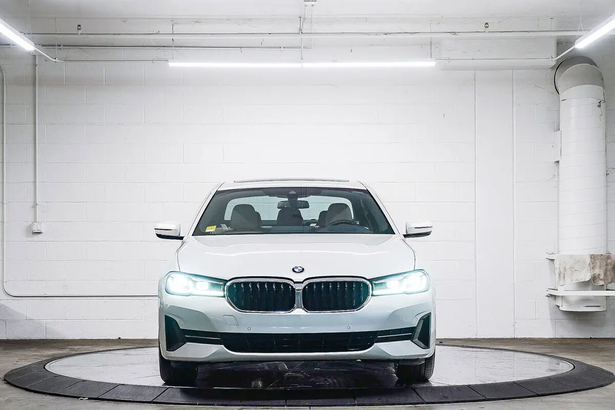 2022 Bmw 530i 5-Series photo 2