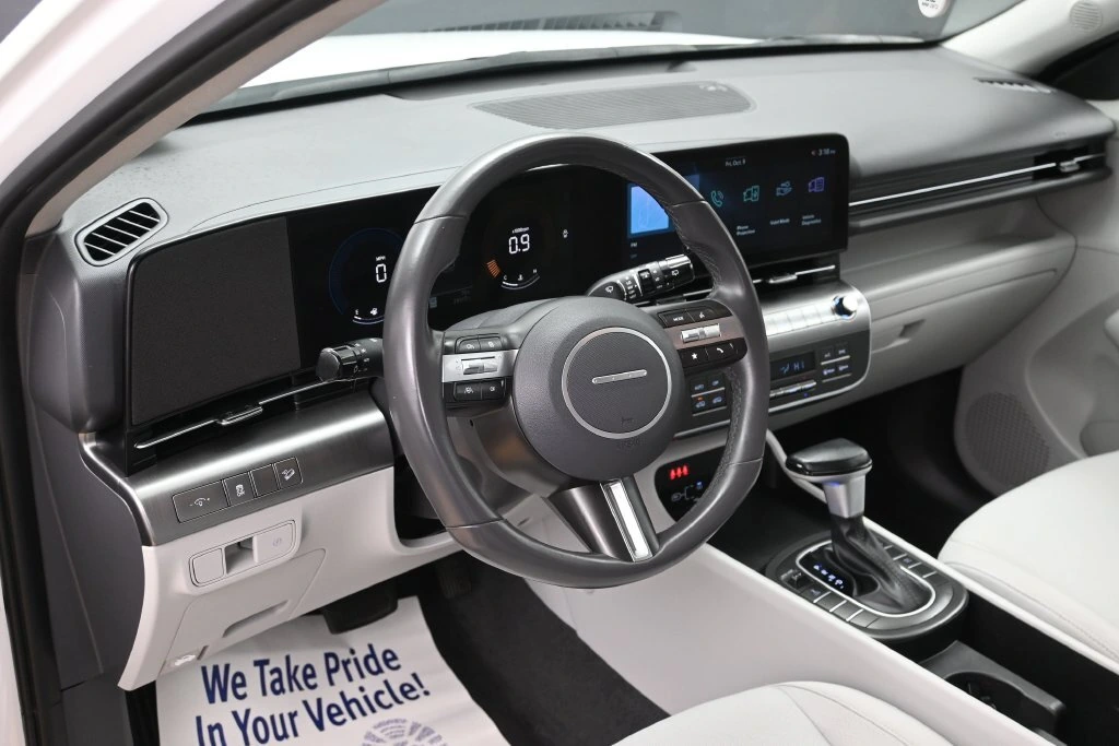 2025 Hyundai Kona SEL - Photo 11