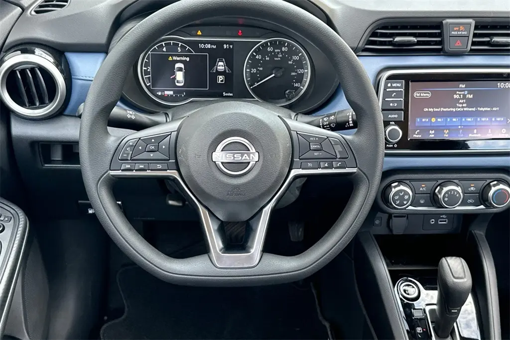 2025 Nissan Versa 1.6 SV photo 12