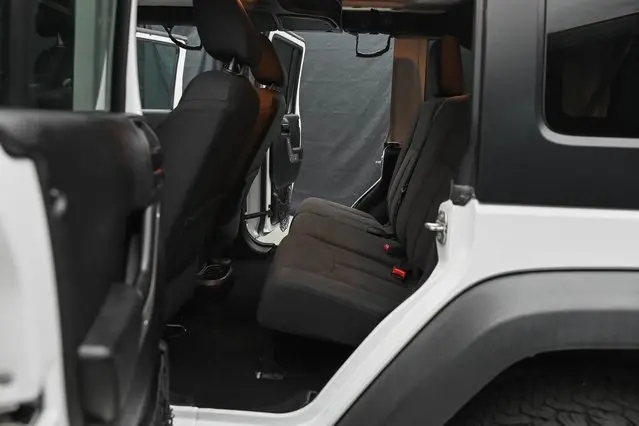 2015 Jeep Wrangler Unlimited Sport photo 20
