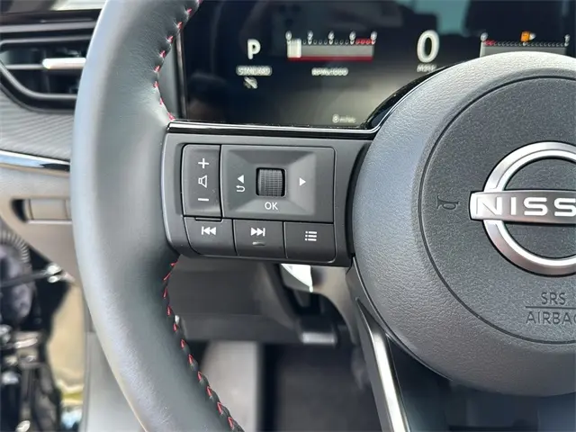 2026 Nissan Kicks SR photo 17