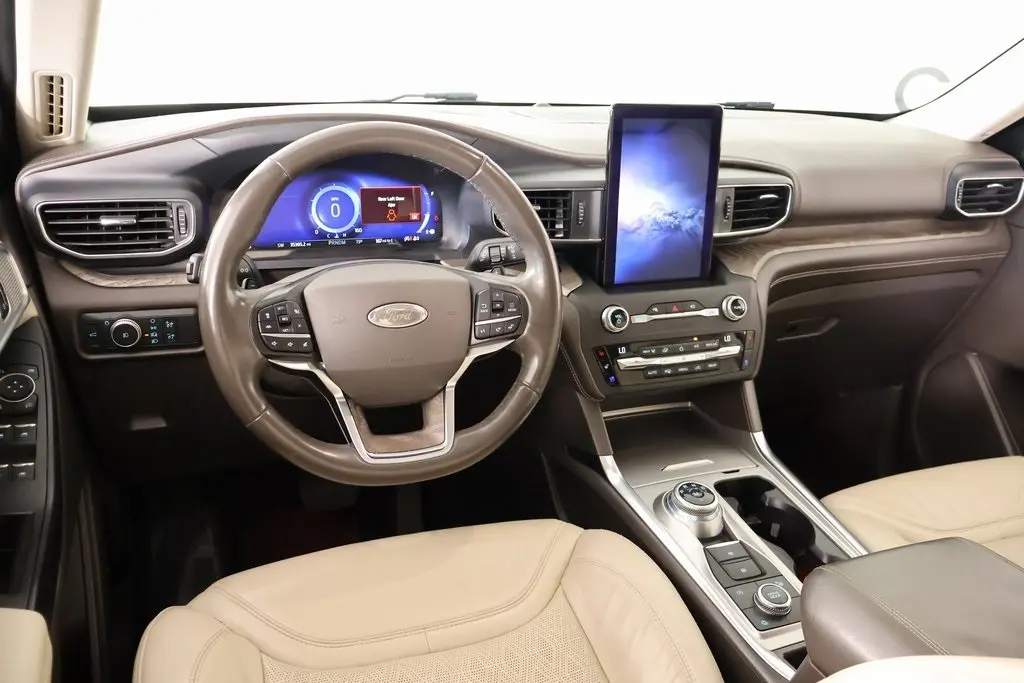 2020 Ford Explorer Platinum photo 2