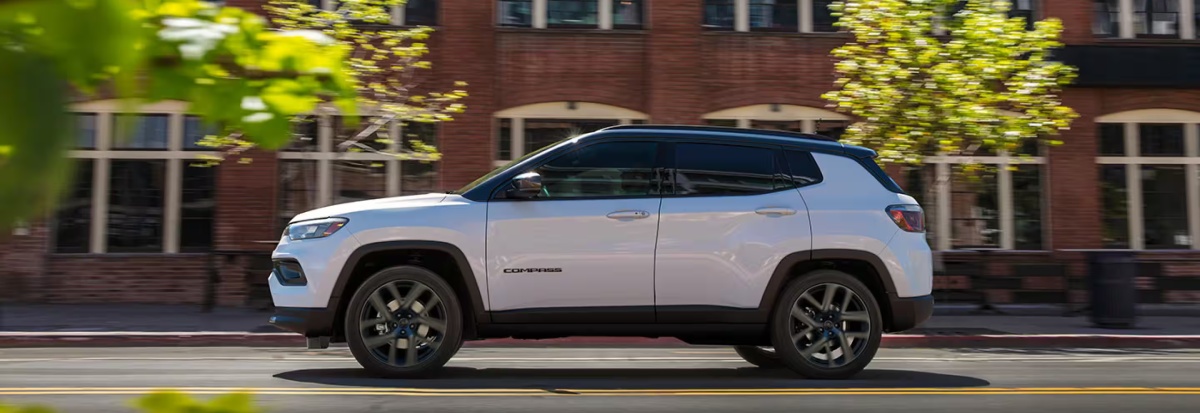 Jeep Cherokee Turbo Hybrid vs Jeep Compass: Which SUV Fits Daily Life near Moore, OK?