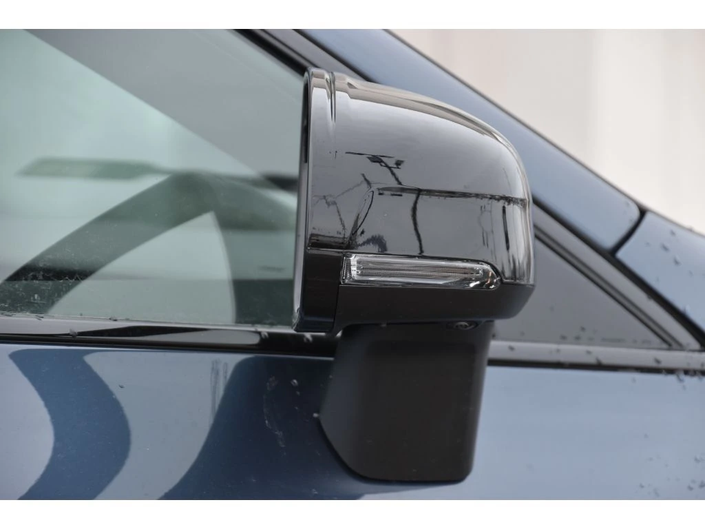 2026 Volvo - image 28