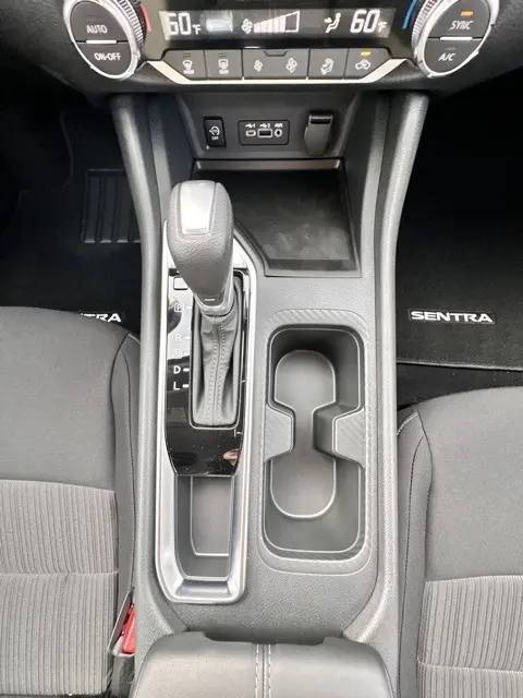 2025 Nissan Sentra SV photo 17