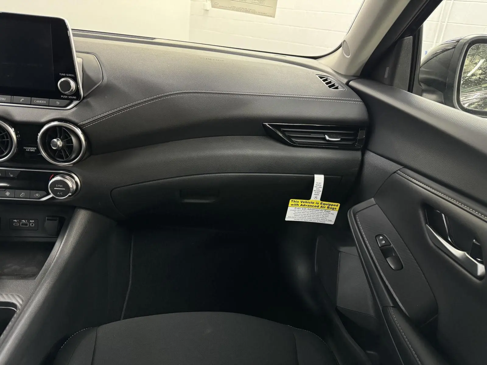 2025 Nissan Sentra SV photo 14