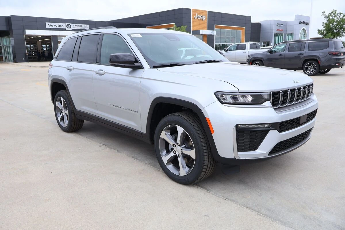 2026 Jeep Grand Cherokee Limited 4x4's photo