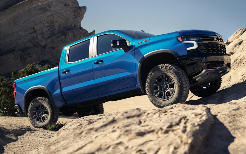 How Super Cruise on the 2026 Chevrolet Silverado 1500 Makes Temperance, MI Drives Easier