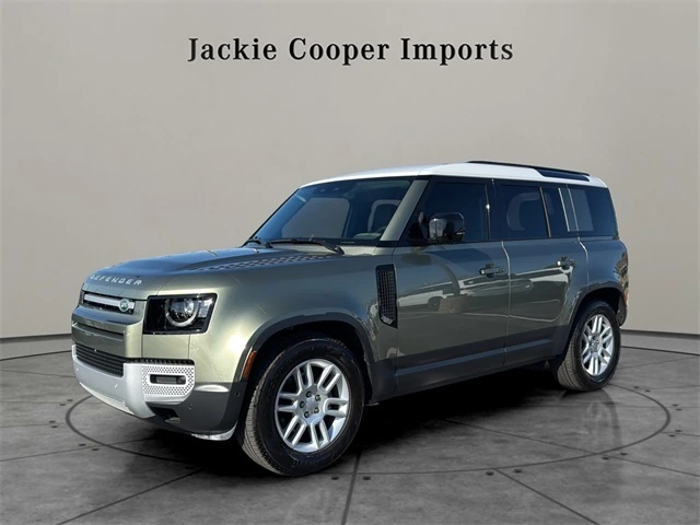 2025 Land Rover Defender S's photo