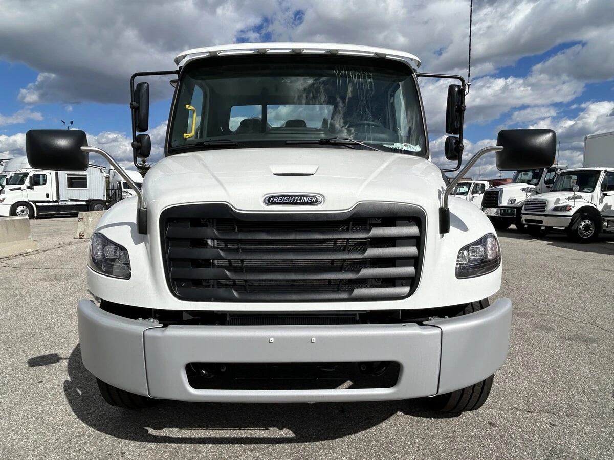 2027 Freightliner M2 106 — photo 3