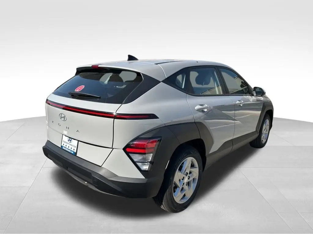 2026 Hyundai Kona SE photo 6