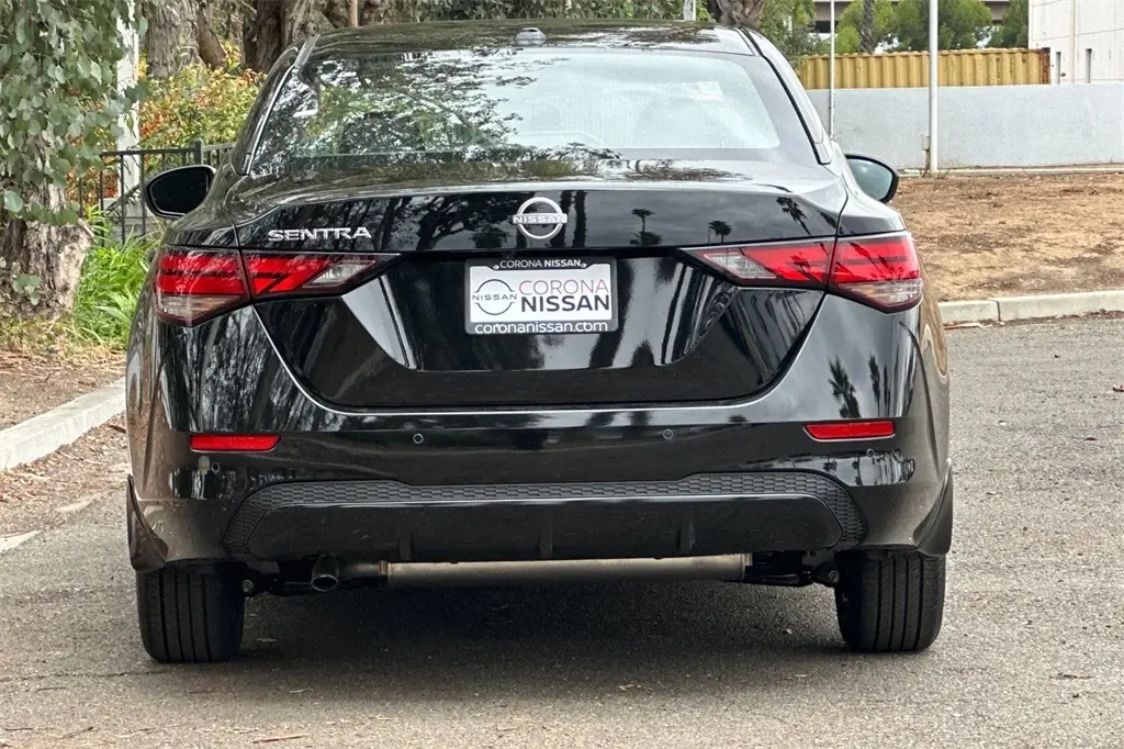 2025 Nissan Sentra SV photo 5