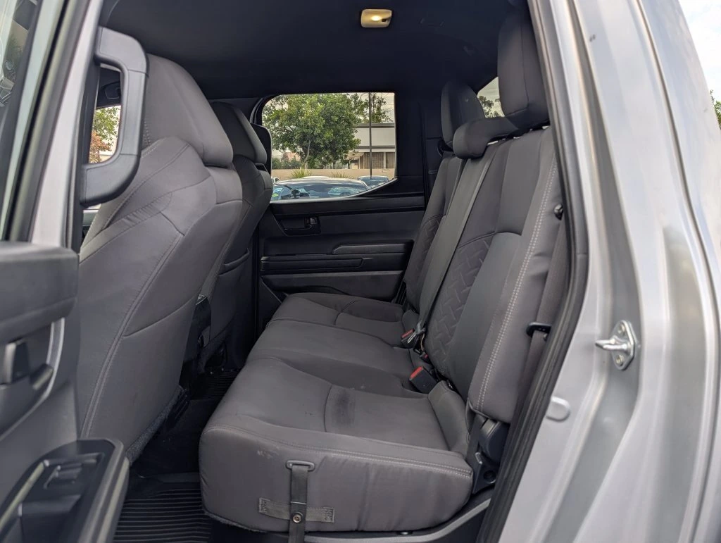 2025 Toyota Tacoma SR5 - Photo 11