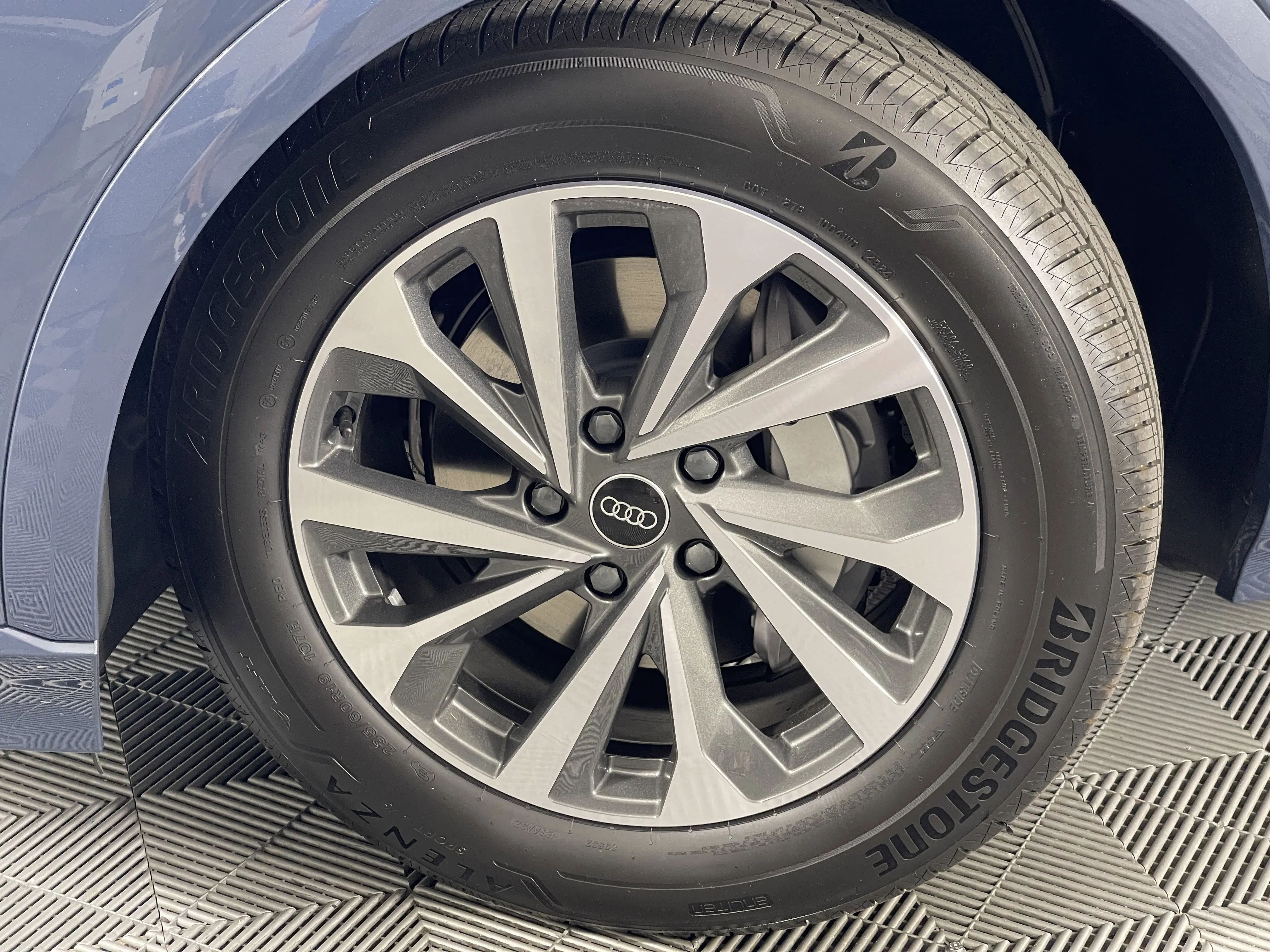 2025 Audi Q6 E-tron Prestige photo 6