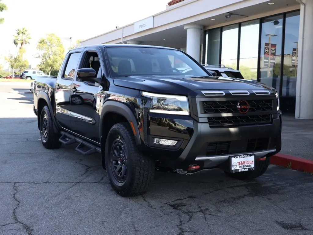 2026 Nissan Frontier PRO-4X's photo