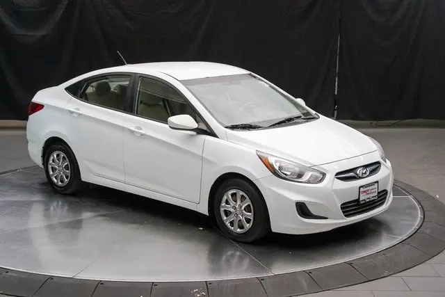 2014 Hyundai Accent GS GLS photo 2